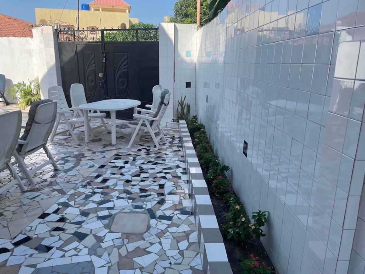The Compound Bed & Breakfast Bijilo Bagian luar foto
