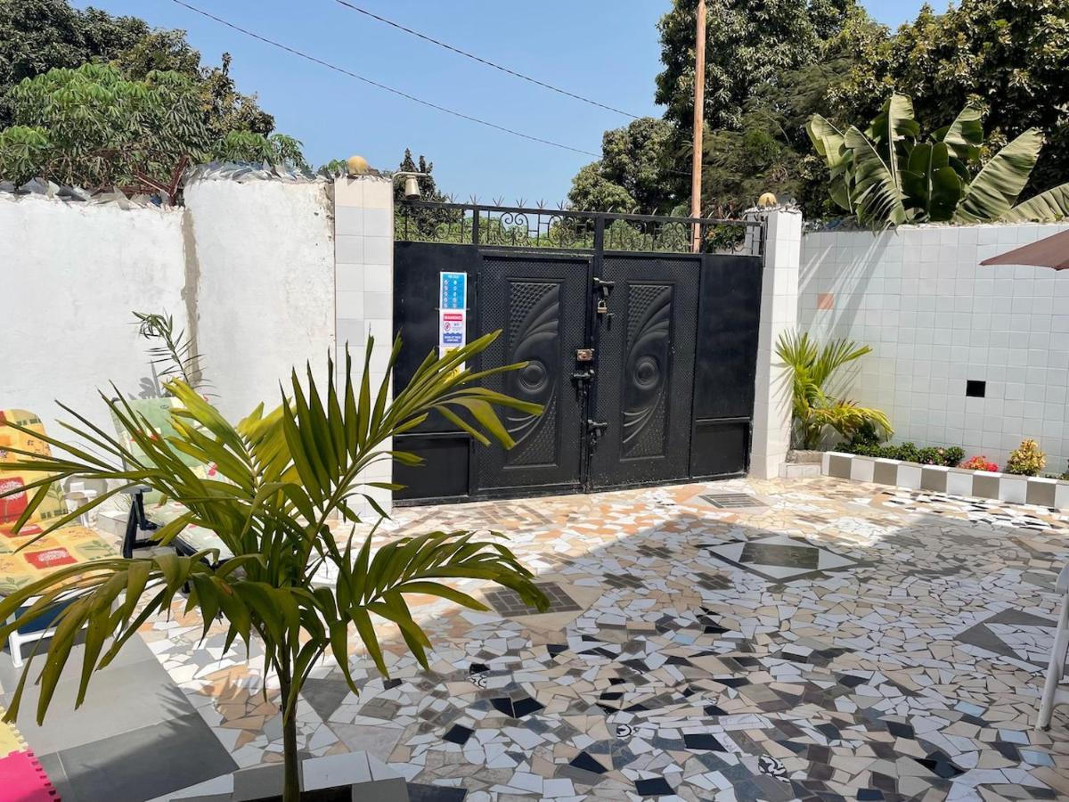 The Compound Bed & Breakfast Bijilo Bagian luar foto