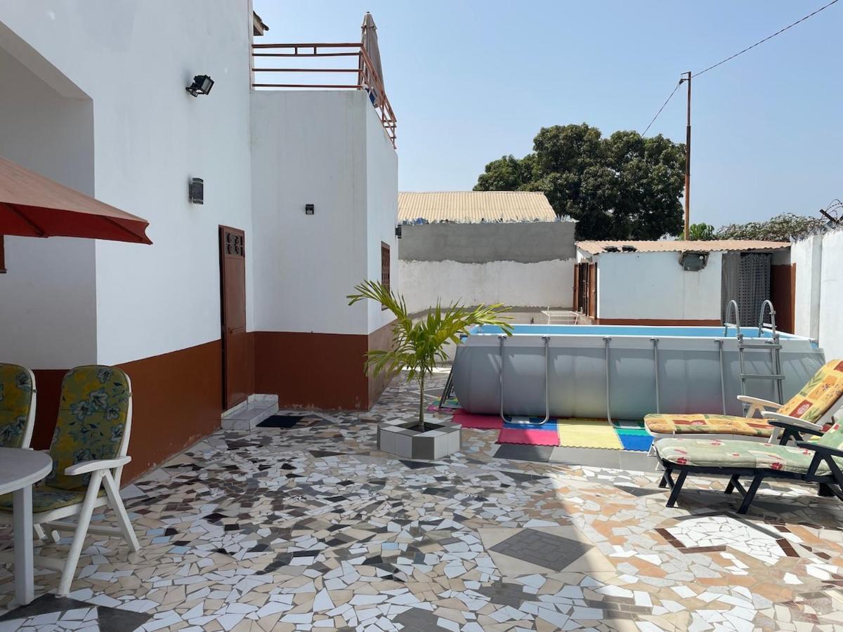 The Compound Bed & Breakfast Bijilo Bagian luar foto