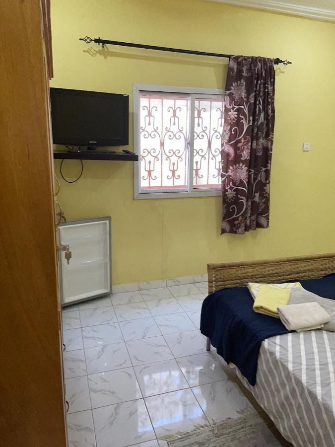 The Compound Bed & Breakfast Bijilo Bagian luar foto