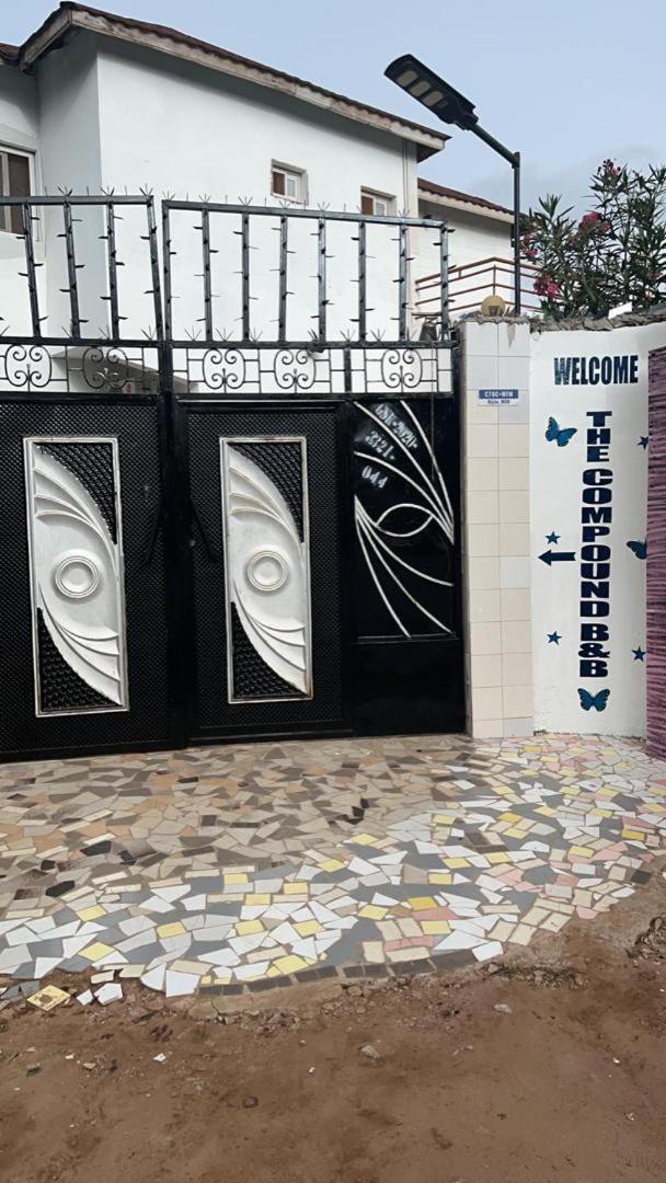 The Compound Bed & Breakfast Bijilo Bagian luar foto