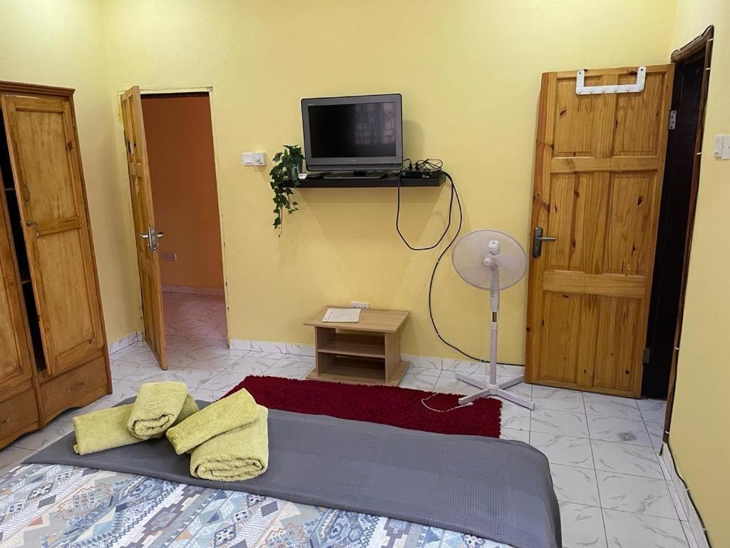 The Compound Bed & Breakfast Bijilo Bagian luar foto