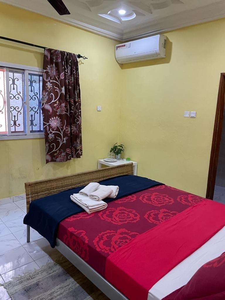 The Compound Bed & Breakfast Bijilo Bagian luar foto